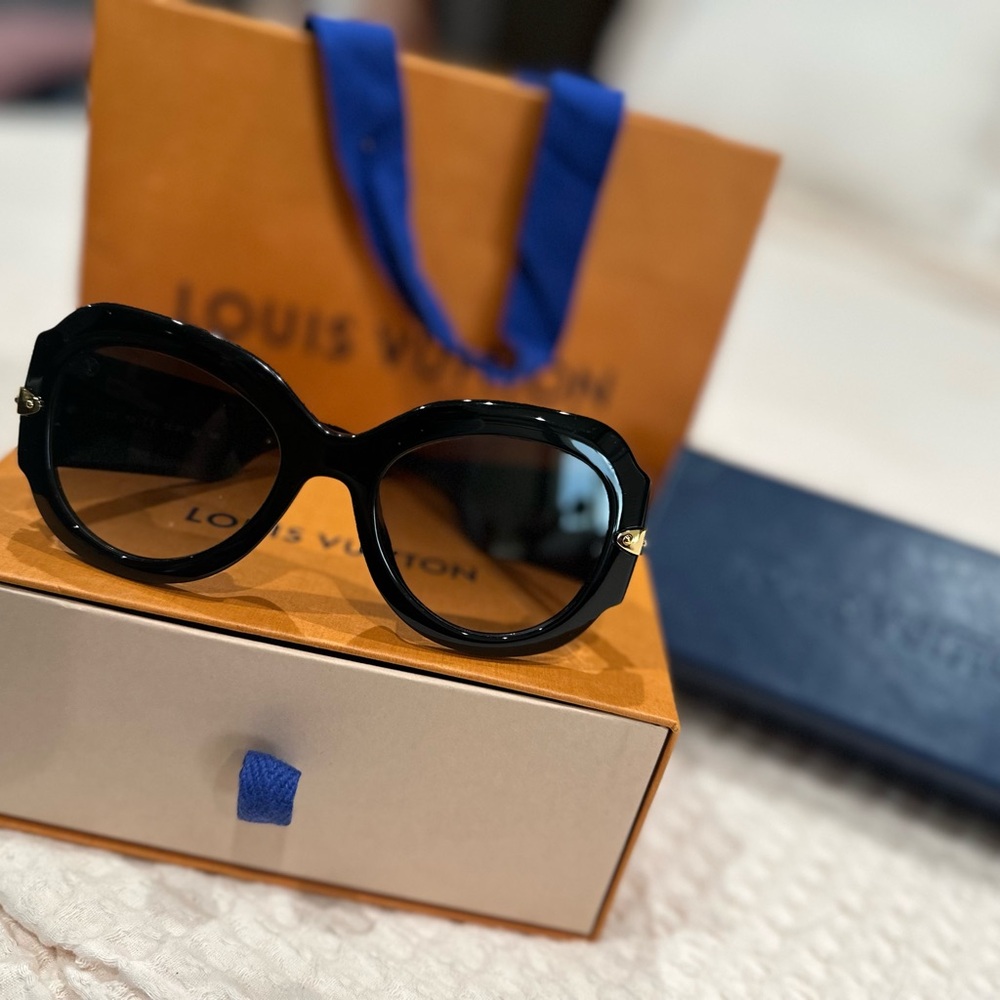 LV sunglasses for women - Picture 6 of 6